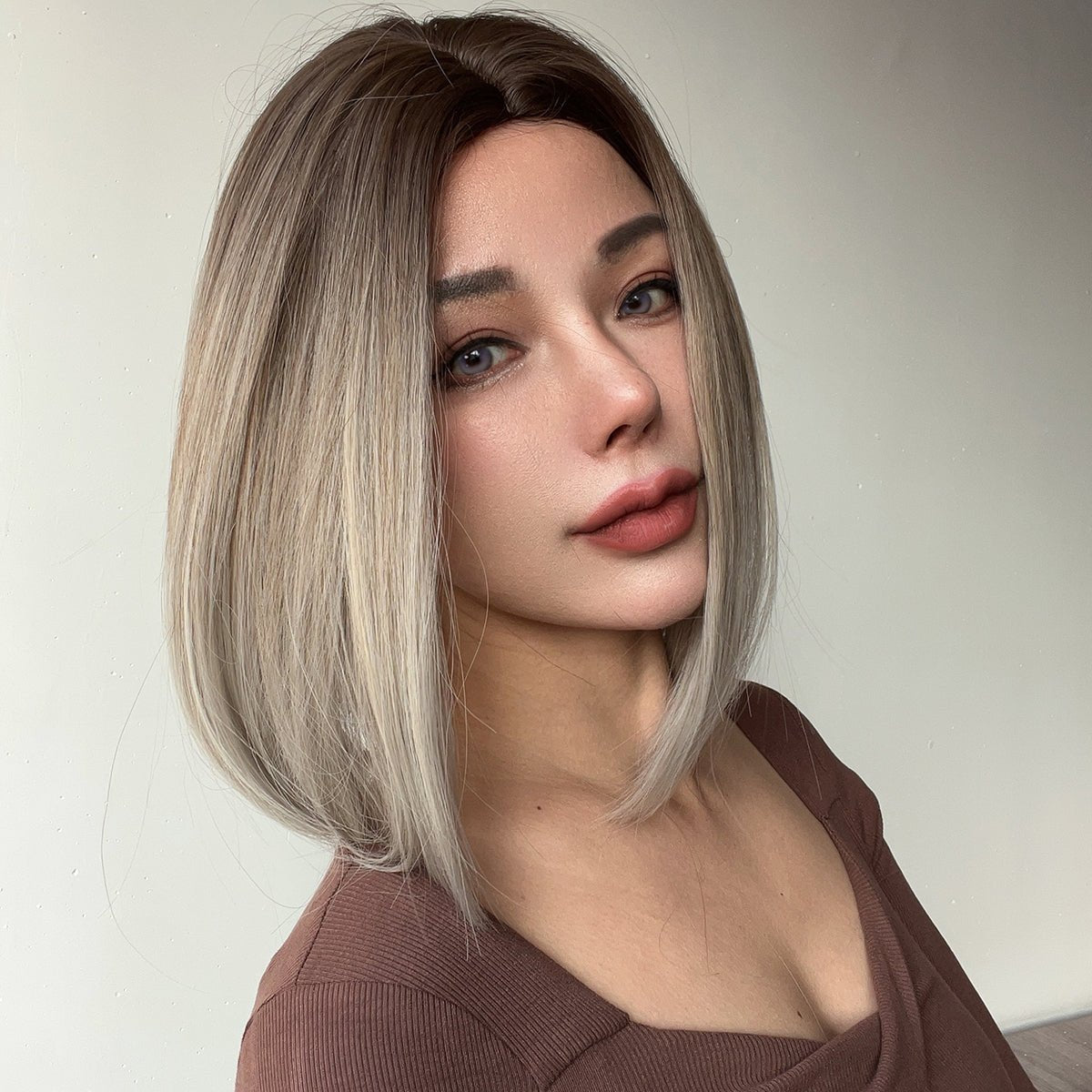 12-inch | Gray Highlight middle Part Stranght Bob | SM1639 - TapLike