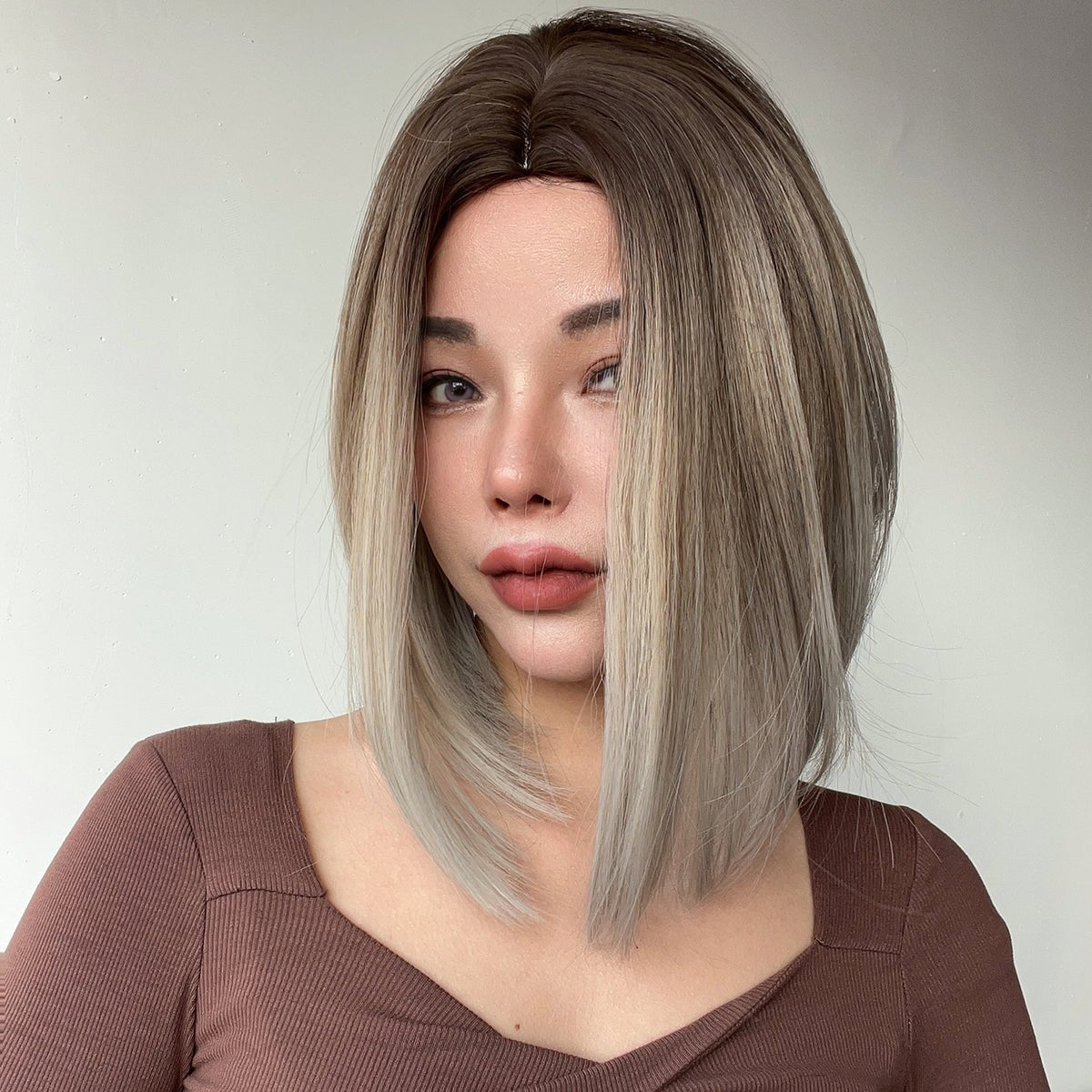 12-inch | Gray Highlight middle Part Stranght Bob | SM1639 - TapLike