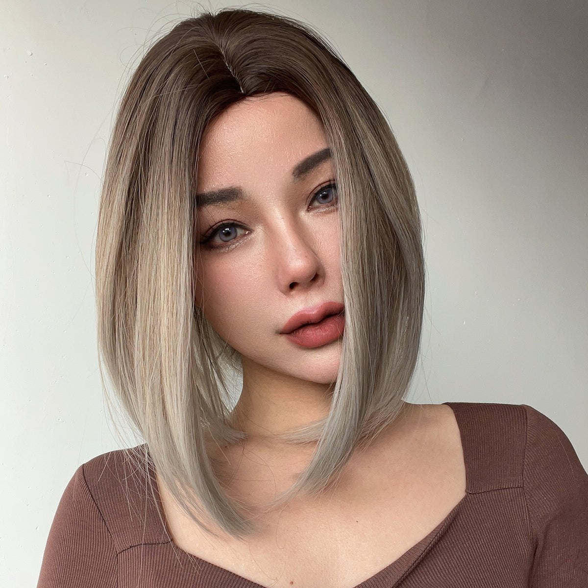 12-inch | Gray Highlight middle Part Stranght Bob | SM1639 - TapLike
