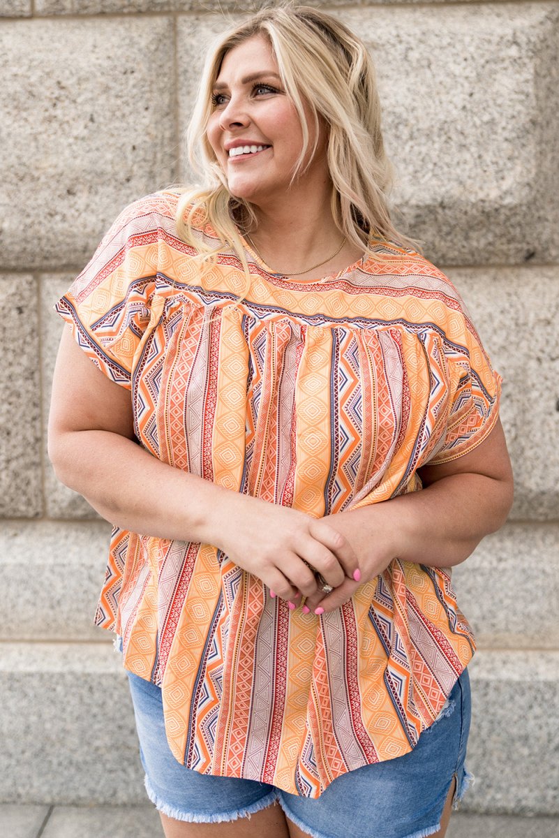 Plus Size Geometric Print Short Sleeve Top - TapLike