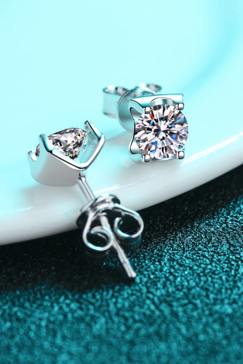 Weekend Meetup Moissanite Stud Earrings - TapLike