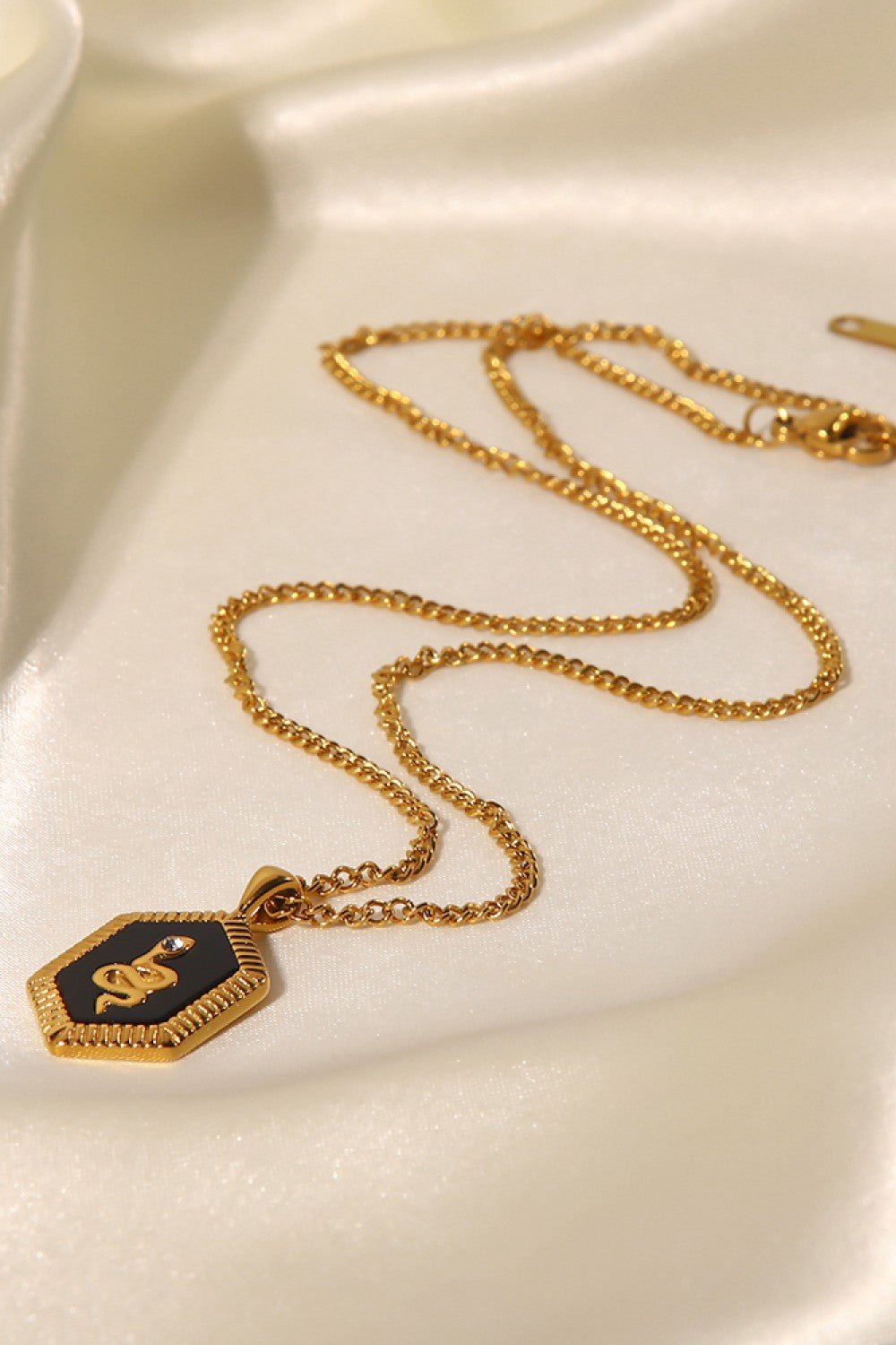 18K Gold Plated Snake Geometric Pendant Necklace - TapLike